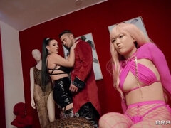 Anal, Gros seins, Plantureuse, Hd, Seins naturels, Actrice du porno, Chatte, Plan cul à trois