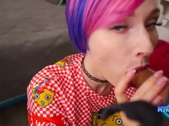 Sucer une bite, Tir de sperme, Queue, Hd, Orgie, Public, Tatouage, Adolescente