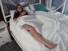 Блондинки, Минет, Брюнетки, Грудастые, Семяизвержение, Натуральные сиськи, От первого лица, Сиськи