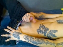 Corridas, Pajear, Latina, Masturbación, Tatuaje
