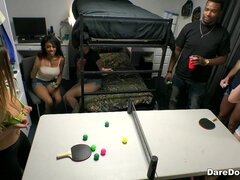 Zwart, Blond, Universiteit, Slaapzaal, Sperma in gezicht, Brillen, Feest, Doordringend