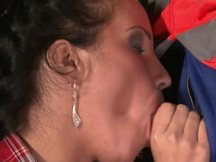 Gros seins, Sucer une bite, Groupe, Hard, Masturbation, De plein air, Plan cul à trois, Train