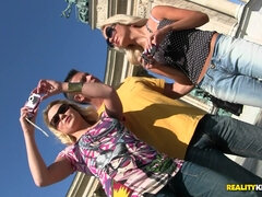 舐める尻, ブロンド, フェラチオ, チェコ, 淫乱熟女, オマンコ, シャワー, ガリガリ