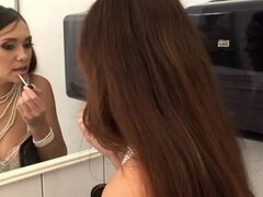 Ванна, Минет, Брюнетки, Сперма во рту, Глубокая глотка, Дыра в стене, Милф, Сосущие