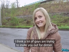 Leie, Blasen, Aufs gesicht abspritzen, Handjob, Im freien, Pov, Öffentlich, Student