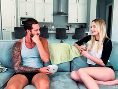 Gros cul, Sucer une bite, En levrette, Doigter, Branlette thaïlandaise, Léchez, Jarretelles, Adolescente