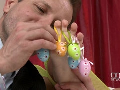 チェコ, 足, 足フェチ, なめる, オナニー, 穴開きパンティ, 剃毛, フェラする