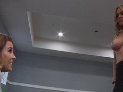 デカパイ, ブロンド, 顔面騎乗, レズビアン, 自然山雀