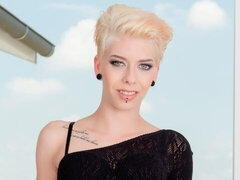 Anaal, Kont, Blond, Pijpbeurt, Handbeurt, Hardcore, Geschoren, Tiener