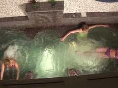 Rijpe lesbienne, Moeder die ik wil neuken, Saunazaal