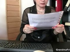 Madura, Maduro, Madres para coger, Oficina, Orgía, Pelirrojo, Chupando, Trio