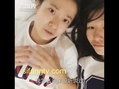 China-曝光上海外国语大学比较自恋的一对百合！