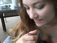 Blondine, Sperma im mund, Kleid, Fussjob, Freundin, Pov, Muschi, Rasiert