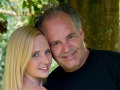 Blondine, Hundestellung, Handjob, Küssen, Masturbation, Rasiert, Dürr, Lehrer