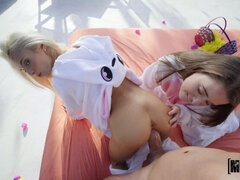 ブロンド, 茶髪の, イマラチオ, バック, ヨーロピアン, 女 人男 人, ハメ撮り, オマンコ