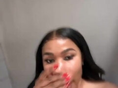 Belle_SQUIRTS IN A PUBLIC RESTROOM - Ebony