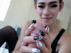 Pajear, Transexual asiatica, Tailandés