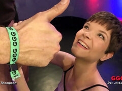 Amateur, Bukkake, Corridas faciales, Grupo, Alemán, Cabello corto, Tragarse, Adolescente