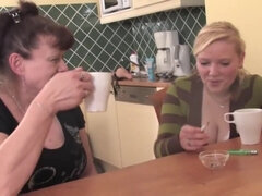 Belle grosse femme bgf, Rondelette, Mamie, Lesbienne, Mature, Strapon