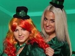 18 jaar, Zoenen, Likken, Ondergoed, Geschoren, Mager, Strippen, Tieten likken