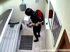 Брюнетки, Чешки, Пальцем, Мастурбация, На публике, Киски, Соло, Подглядывание