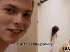 Badkamer, Grote kont, Blond, Pijpbeurt, Oudere vrouw, Masturbatie, Rijpe lesbienne, Moeder