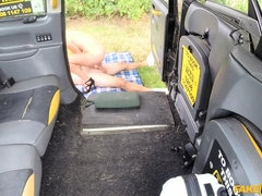Pijpbeurt, Auto, Hondjeshouding, Jurk, Vingeren, Masturbatie, Gezichtspunt, Kut duiken