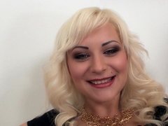 Blondine, Blasen, Gehörnter ehemann, Fetisch, Handjob, Lingerie, Strümpfe, Ehefrau