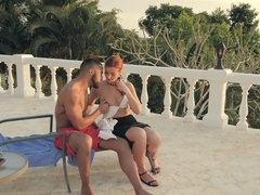 Schwarz, Blasen, Hundestellung, Spiele, Natürlichen titten, Pool, Muschi, Schlucken