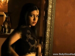 Brunette Babe Is Super Sexy