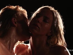 Rondborstig, Tsjechisch, Lesbisch, Masseren, Masturbatie, Moeder die ik wil neuken, Natuurlijke tieten, Tiener