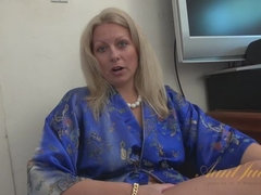Tante, Blond, Vies, Moeder die ik wil neuken