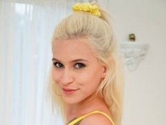 Rubia, Mamada, Semen en la boca, Pajear, Inocente, Bragas, Flaco, Tatuaje