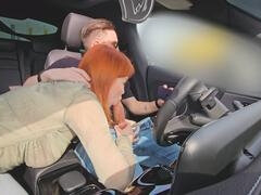 Enthousiasteling, Grote lul, Pijpbeurt, Auto, Sperma in mond, Buiten, Openbaar, Kut duiken