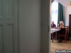 Tromperie, Petite amie, Mamie, Hd, Mature, Perverse, Adolescente, Plan cul à trois