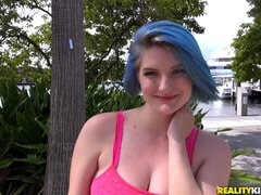 Amateur, Grosse bite, Sucer une bite, Seins naturels, Pov, Cheveux courts, Adolescente, Nénés