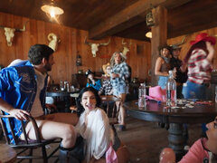 18 jaar, Grote kont, Grote mammen, Pijpbeurt, Bruinharig, Orgie, Geschoren, Tiener