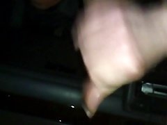 Mature giving me a handjob in the car (swallowing)