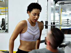 Grosser arsch, Schwarz, Aufs gesicht abspritzen, Sporthalle, Handjob, Lecken, Muschi, Jungendliche (18+)