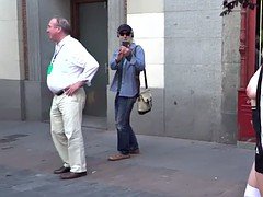 Gros seins, Plantureuse, Public