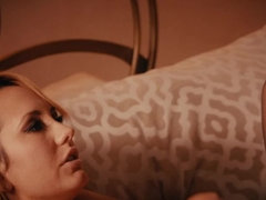 Большие сиськи, Блондинки, В клубе, Лизание, Мастурбация, Киски