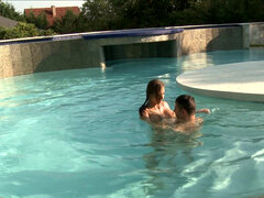 Anal, Sucer une bite, Brunette brune, Faciale, Hd, Piscine, Chevaucher, Mouillée