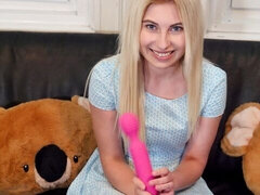 Blondine, Hundestellung, Zierlich, Rasiert, Dürr, Strümpfe, Jungendliche (18+), Spielzeuge