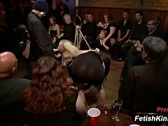 Mamada, Amarrada, Corridas faciales, Grupo, Hd, Lesbiana, Público, Voyeur
