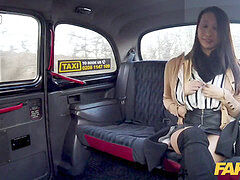 アジア人, デカ尻, デカチン, フェラチオ, 茶髪の, 車, 中国人, フランス人