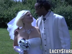 Grosse bite, Noire, Sucer une bite, Mariée, Tir de sperme, Mamie, Interracial, Suçant