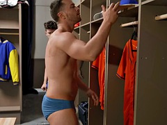 Gay wrestler with a big dick fucks a trainer in the locker room after