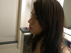 Amateur, Cuarto de baño, Sucio, Novia, Masturbación, Bragas, Pov, Fumando