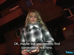 Enthousiasteling, Blond, Tsjechisch, Spijkerbroeken, Buiten, Gezichtspunt, Openbaar, Tieten likken