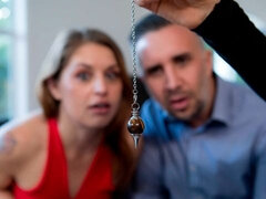 Grosse bite, Sucer une bite, En levrette, Branlette thaïlandaise, Mère que j'aimerais baiser, Jarretelles